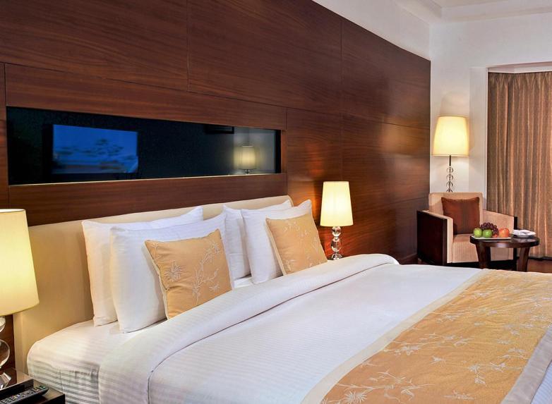 Hotel Haut Monde Гургаон Экстерьер фото