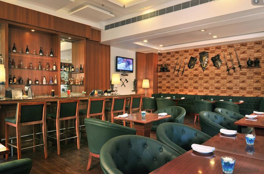 Hotel Haut Monde Гургаон Экстерьер фото